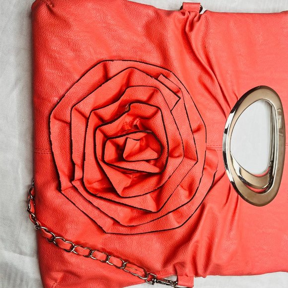 Pink Leather Modern Crossbody bag with Rose - Picture 2 of 14